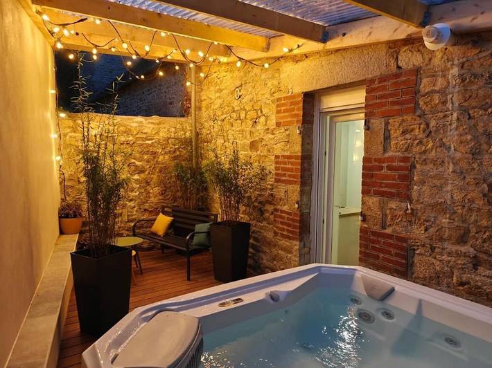 Gîte pour 4 personnes, avec jardin ainsi que jacuzzi et balcon à Guingamp - 2
