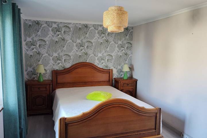 Location de vacances pour 8 personnes, avec jardin à Sébrazac - 2