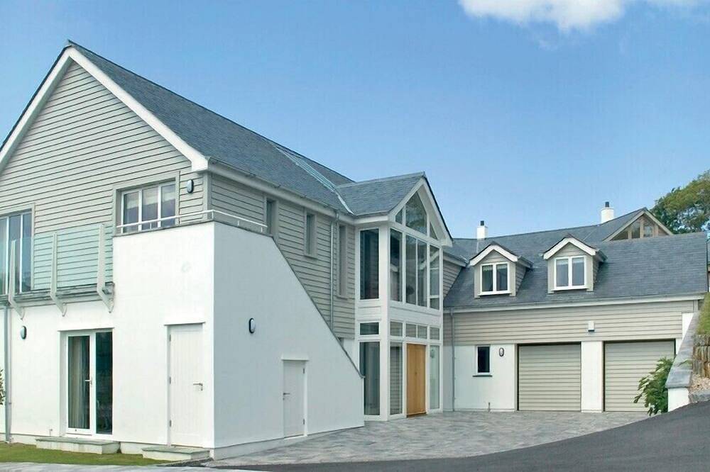 Holiday Home for 12 People in Rock, St Minver Lowlands