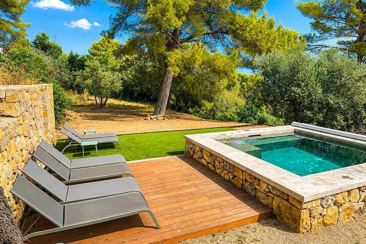 Bezauberndes Landhaus mit privatem provenzalischem Whirlpool zwischen Meer - See in Figanières, Draguignan Region