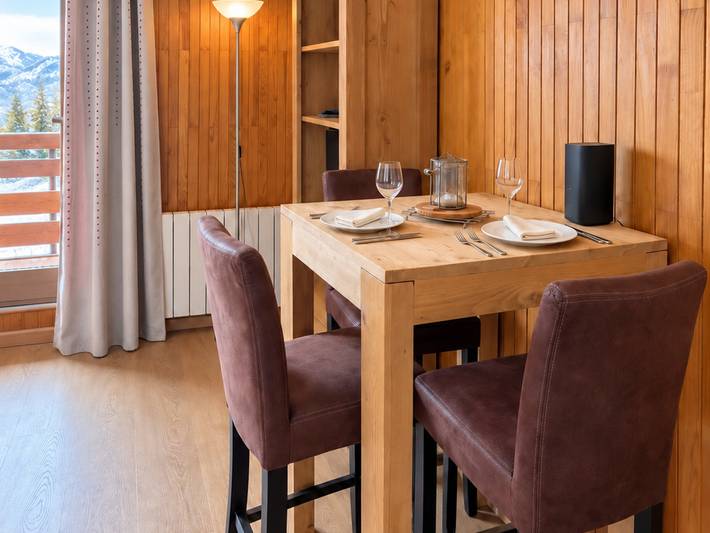 Ganzes Studio, Gemütliches Studio, Ski-in/Ski-out, nahe Zentrum, privater Balkon in Méribel-Mottaret, Les Allues