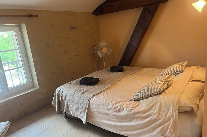 Gîte pour 4 personnes, avec piscine, animaux acceptés à Lamothe-Montravel - 2