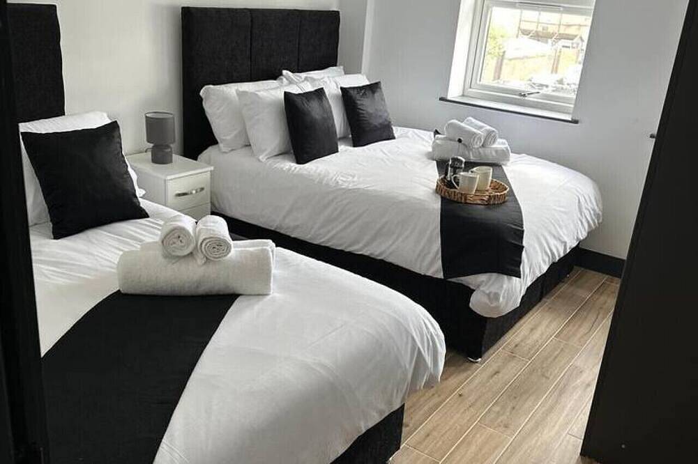 Hel leilighet, Modern Newly Renovated flat - Elstree & Borehamwood Railway Station in Elstree and Borehamwood, Hertfordshire