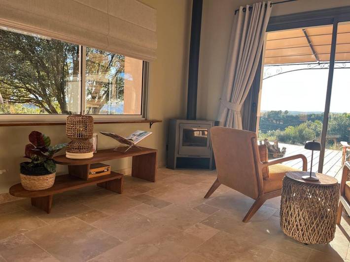 Gîte pour 2 personnes, avec piscine ainsi que vue et jardin, animaux acceptés à Tourtour - 3