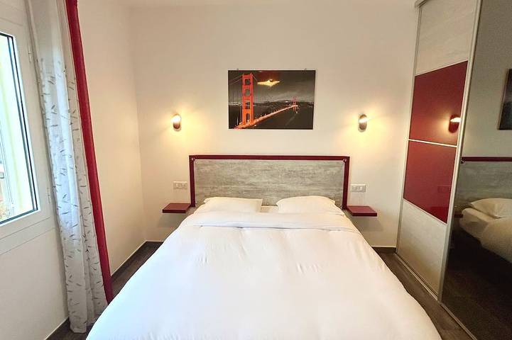 Ganze Wohnung, Calvi moderne neue Wohnung Wifi 3 Schlafzimmer, 4 bis 6 Personen 10mm Strand, Blick auf die Berge in Calvi, Calvi und Umgebung