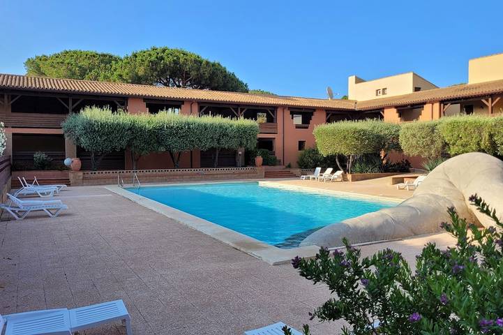 Gîte pour 5 personnes, avec terrasse et piscine, animaux acceptés dans Golf de Saint Cyprien