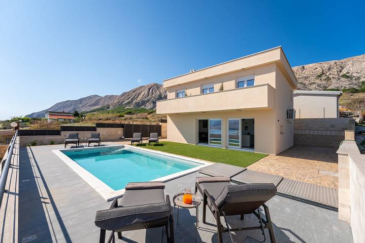 Villa für 8 Personen, mit Terrasse und Garten sowie Pool und Ausblick auf Pag - 3