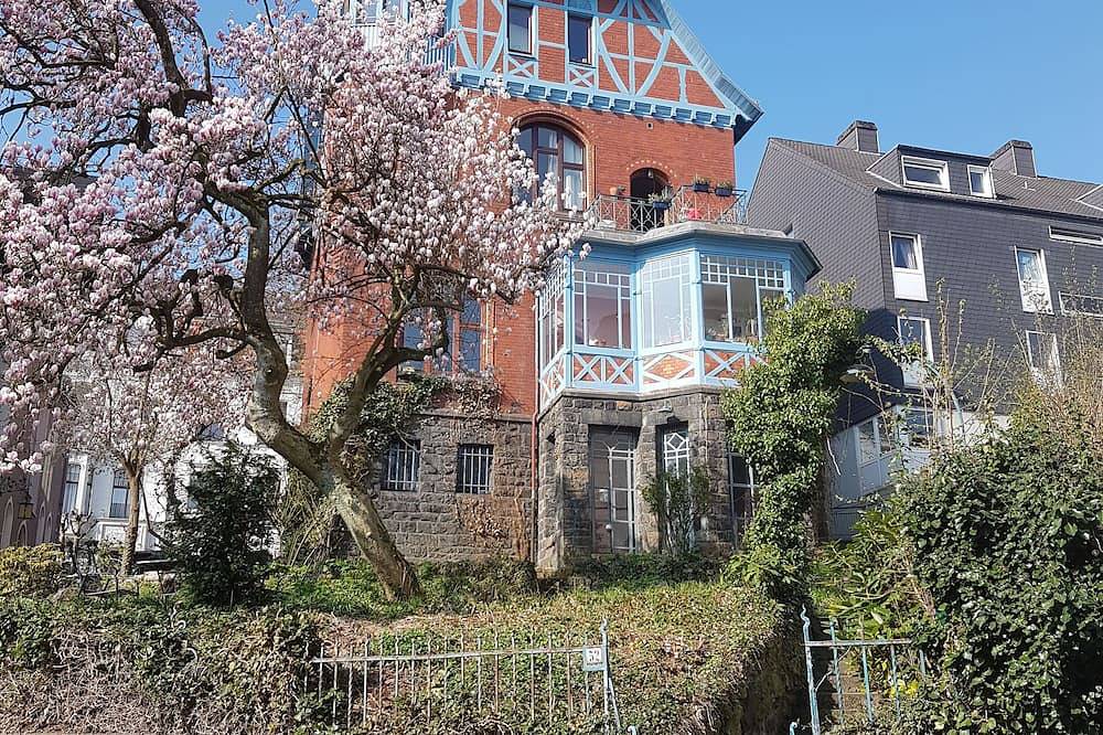 Ganze Wohnung, Altbauwohnung in Gründerzeitvilla in Wuppertal, Bergisches Land