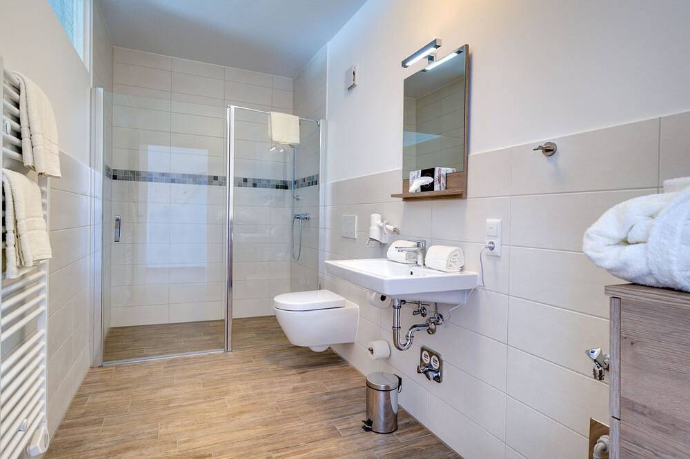 Ganze Wohnung, Kapitänskajüte by Interhome in Großpösna, Leipziger Neuseenland