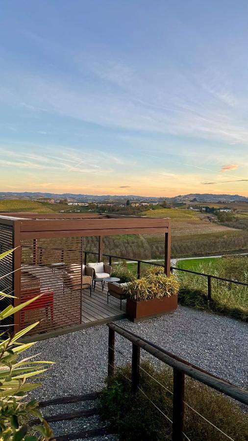 B&b per 2 persone, con Balcone e Terrazza nonché Idromassaggio e Giardino a La Morra