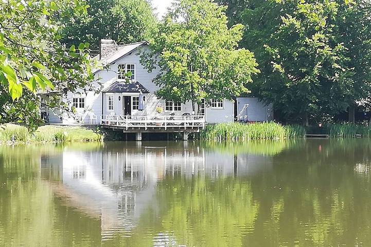 Gîte pour 10 personnes, avec jardin ainsi que balcon et jacuzzi, animaux acceptés