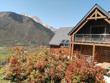 Gîte pour 6 personnes, avec jardin et vue, animaux acceptés à Camparan