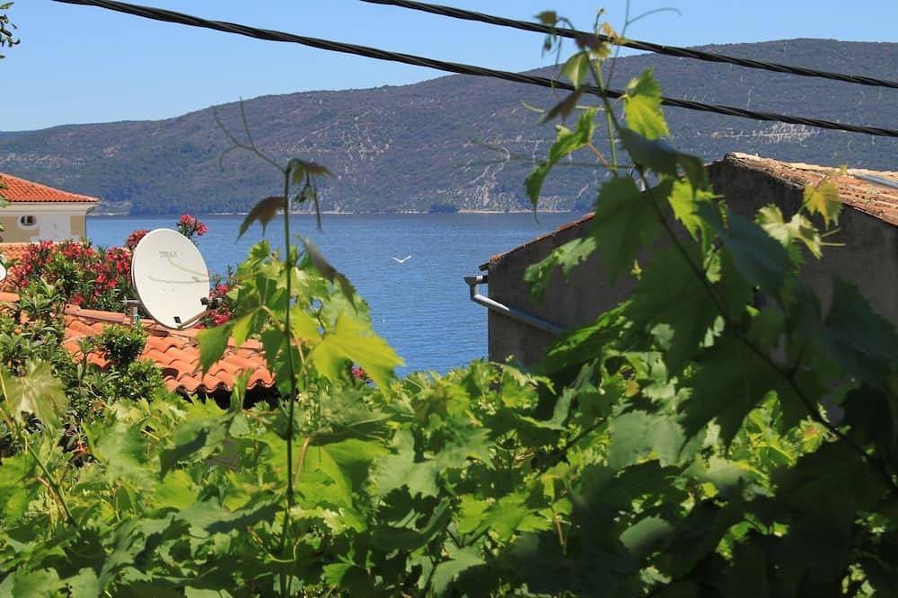 Ganze Wohnung, Studio Appartement mit Terrasse und Meerblick Valun, Cres in Valun, Cres