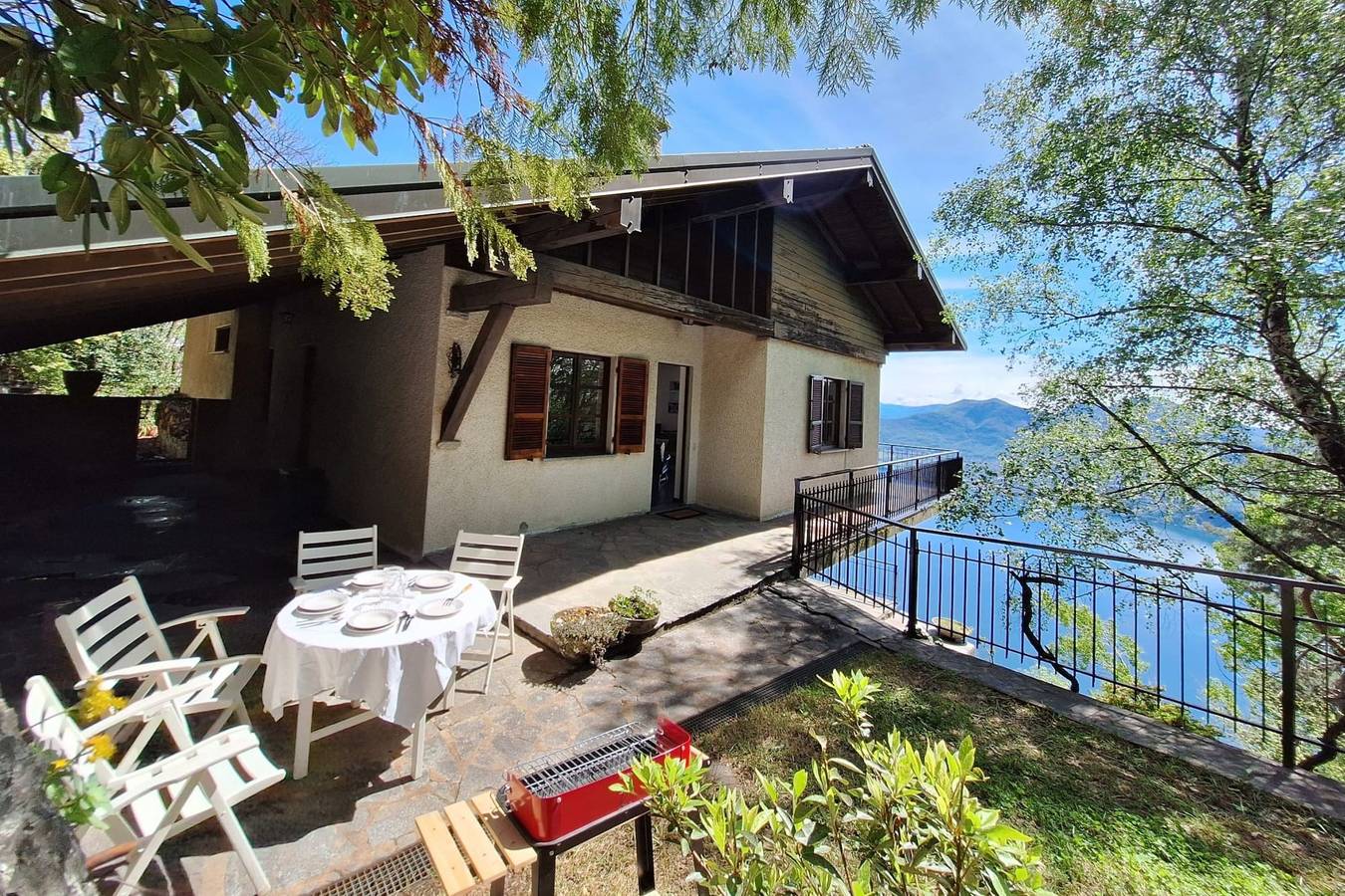 Villa for 6 Guests in Comune di Premeno, Lepontine Alps