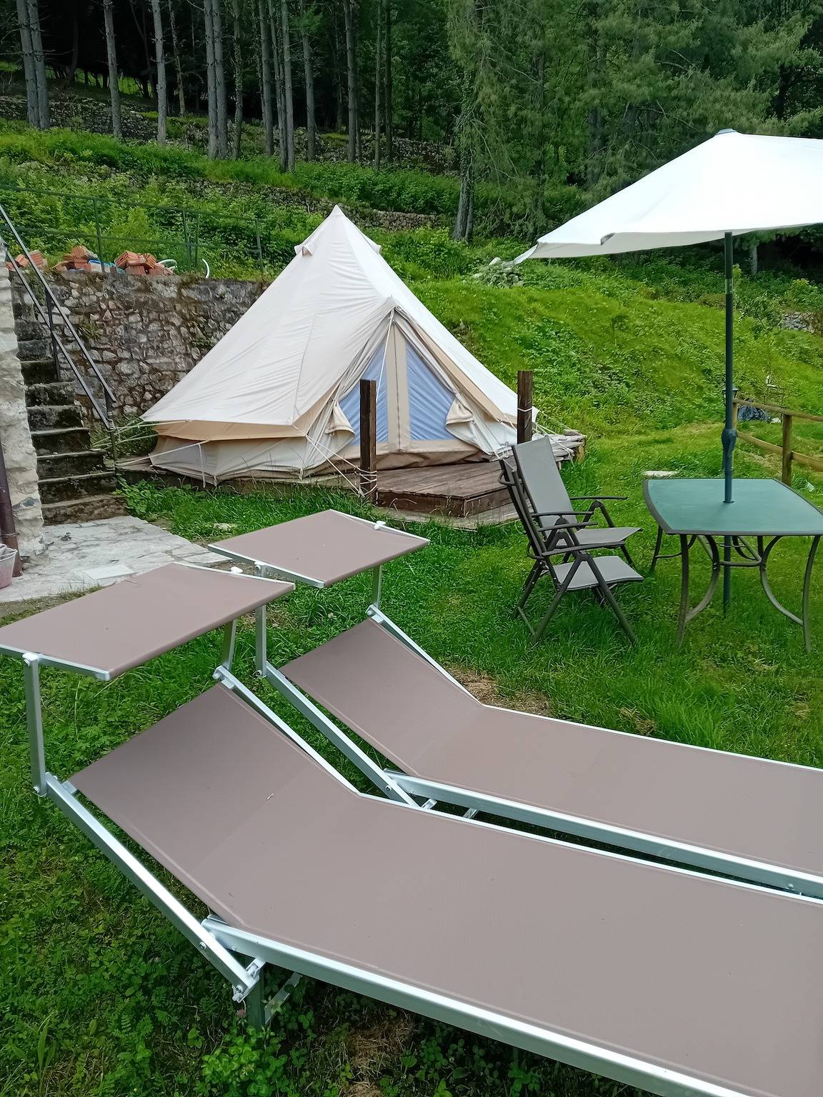„Glamping C Selva Tenda Ciliegio“ mit Bbq und Gemeinschaftspool in Bene Lario, Como Provinz