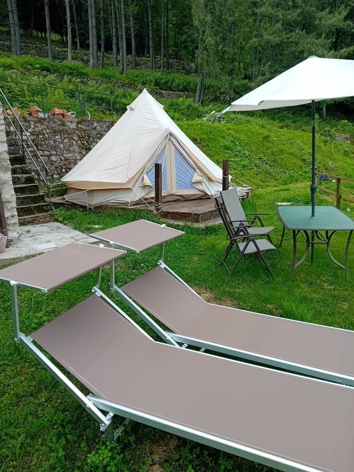Glamping C Selva Tenda Ciliegio com Bbq e piscina partilhada in Bene Lario, Como (província)