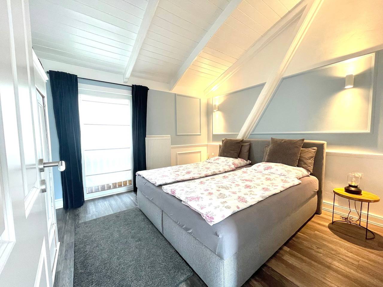 Ganze Ferienwohnung, Rosenhof-Lodge balcony suite blue in Hanerau-Hademarschen, Rendsburg-Eckernförde