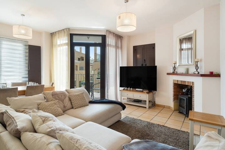 Apartamento entero, Apartamento Spanish Village con vistas a la montaña, Wi-Fi y aire acondicionado in Hacienda del alamo, Fuente Álamo de Murcia