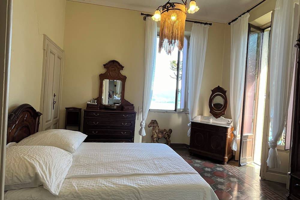Stunning Lake Maggiore Villa, pool and panoramic views, timeless Italian charm in Oggebbio, Oggebbio Gemeinde