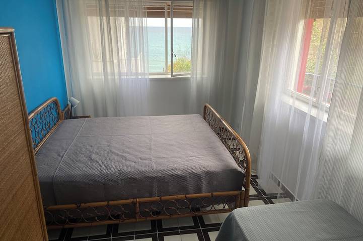 Semi-detached villa 10 mt from the sea of Noto Marina, sleeps 6, yes animals in Lido di Noto, Région de Noto
