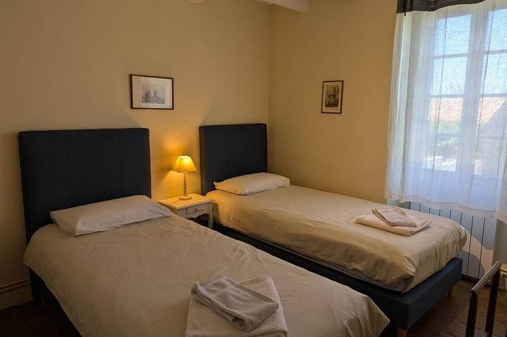 Gîte pour 6 personnes, avec jardin et piscine à Saint-Cybardeaux - 2