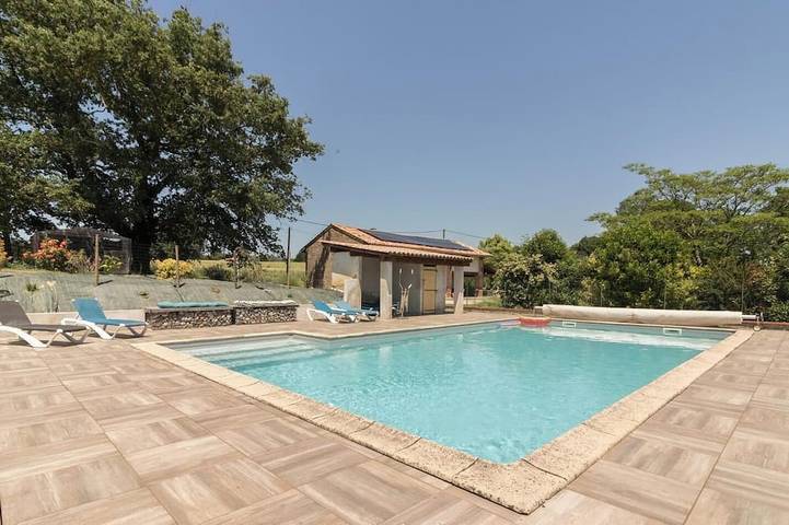 Maison de campagne pour 6 personnes, avec jardin et piscine à Thil