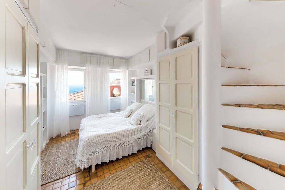 Vues panoramiques sur Monaco et la Méditerranée in Roquebrune-Cap-Martin, Côte méditerranéenne (France)