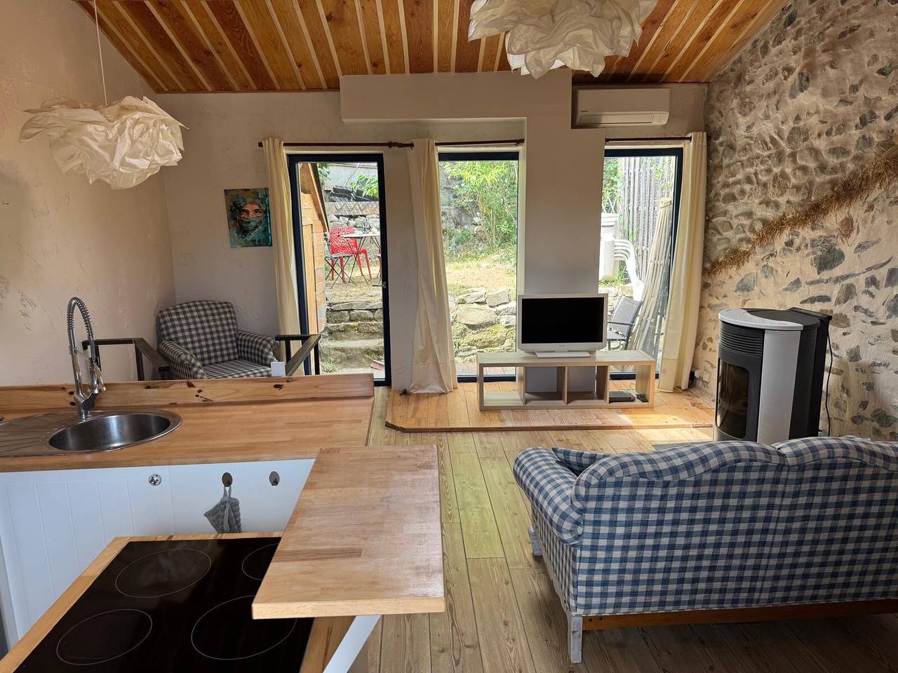 Ferienhaus 'Maison De Charme – Naturidylle' mit privatem Garten, Wlan und Klimaanlage in Saint-Privat (Ardèche), Parc naturel régional des Monts d'Ardèche
