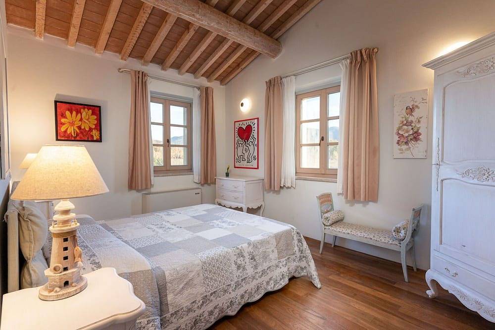 Appartement entier, Appartement avec climatisation, piscine, Wifi, Tv, terrasse, animaux admis, vue panoramique in Scarlino, Province de Grosseto