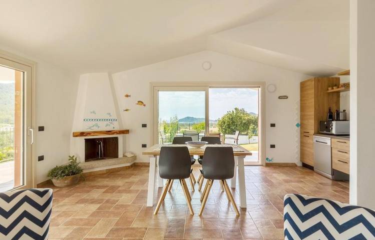 Location de vacances pour 8 personnes, avec jardin ainsi que piscine et vue à Castiadas - 3