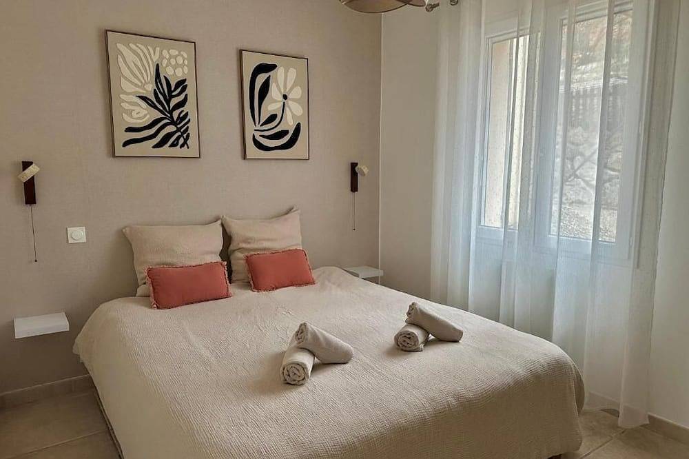 An escapade in Provence lulled by birdsong.<br>House 63m2 in Pierrevert, Regionaler Naturpark Luberon