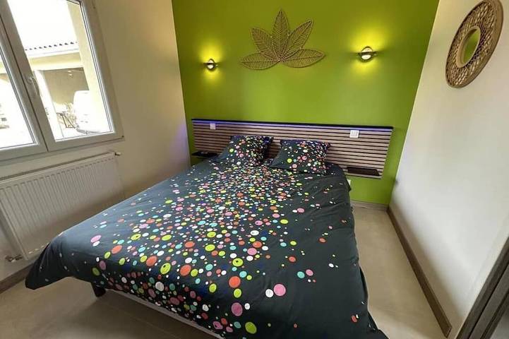 Location de vacances pour 2 personnes, avec jardin et piscine à Bégaar - 2