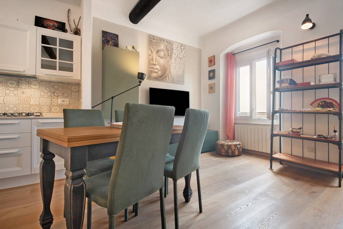 Appartamento intero, Appartamento 'Giada's Retreat' con vista mare, Wi-Fi e aria condizionata in Genova (Città), Genoa
