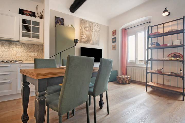 Appartamento intero, Appartamento 'Giada's Retreat' con vista mare, Wi-Fi e aria condizionata in Genova (Città), Genoa