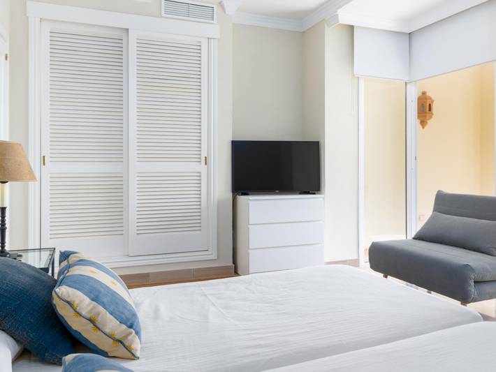 Ganze Ferienwohnung, Ferienwohnung für 6 Personen mit Balkon in Elviria, Marbella
