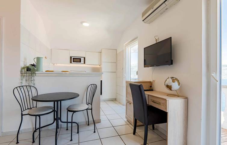 Casa de vacaciones para 15 personas con jardín in Bay of Kotor

