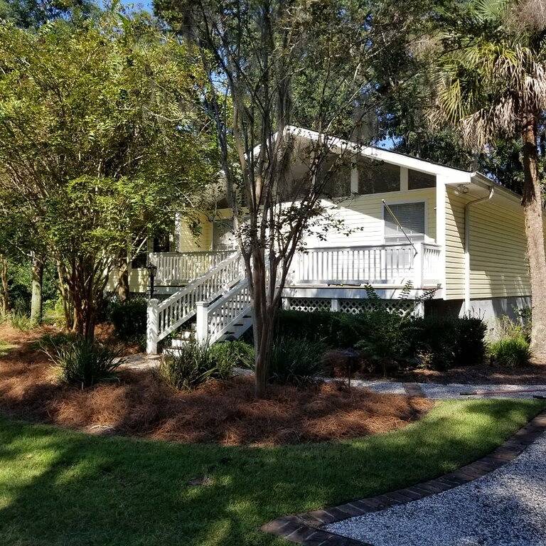 Quiet beach cottage with unique local attractions nearby in Fort Fremont, Beaufort County