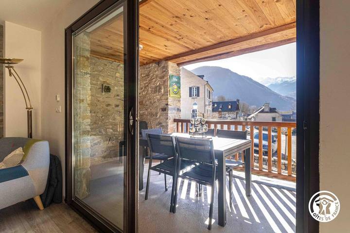 Gîte pour 8 personnes, avec terrasse et jacuzzi, animaux acceptés à Guchan - 2