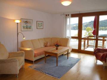 Ferienwohnung für 2 Personen, mit Sauna und Ausblick sowie Seeblick und Balkon in Titisee-Neustadt