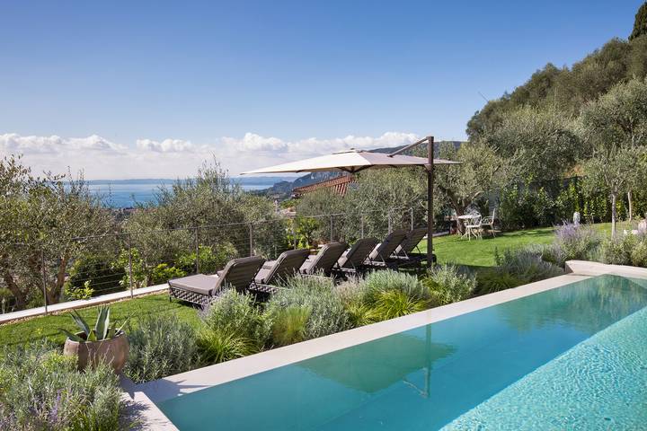 Ferienwohnung für 4 Personen, mit Terrasse und Seeblick sowie Garten und Sauna in Costermano - 2