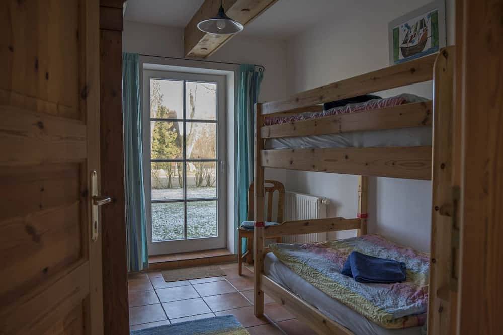 Ganze Wohnung, Ferien unter dem Reetdach auf Rügen - Wohnung 2 in Altenkirchen, Rügen