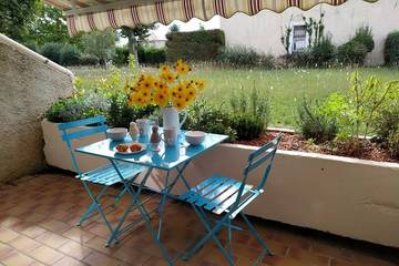 Gîte pour 2 personnes, avec terrasse et jardin à Capestang