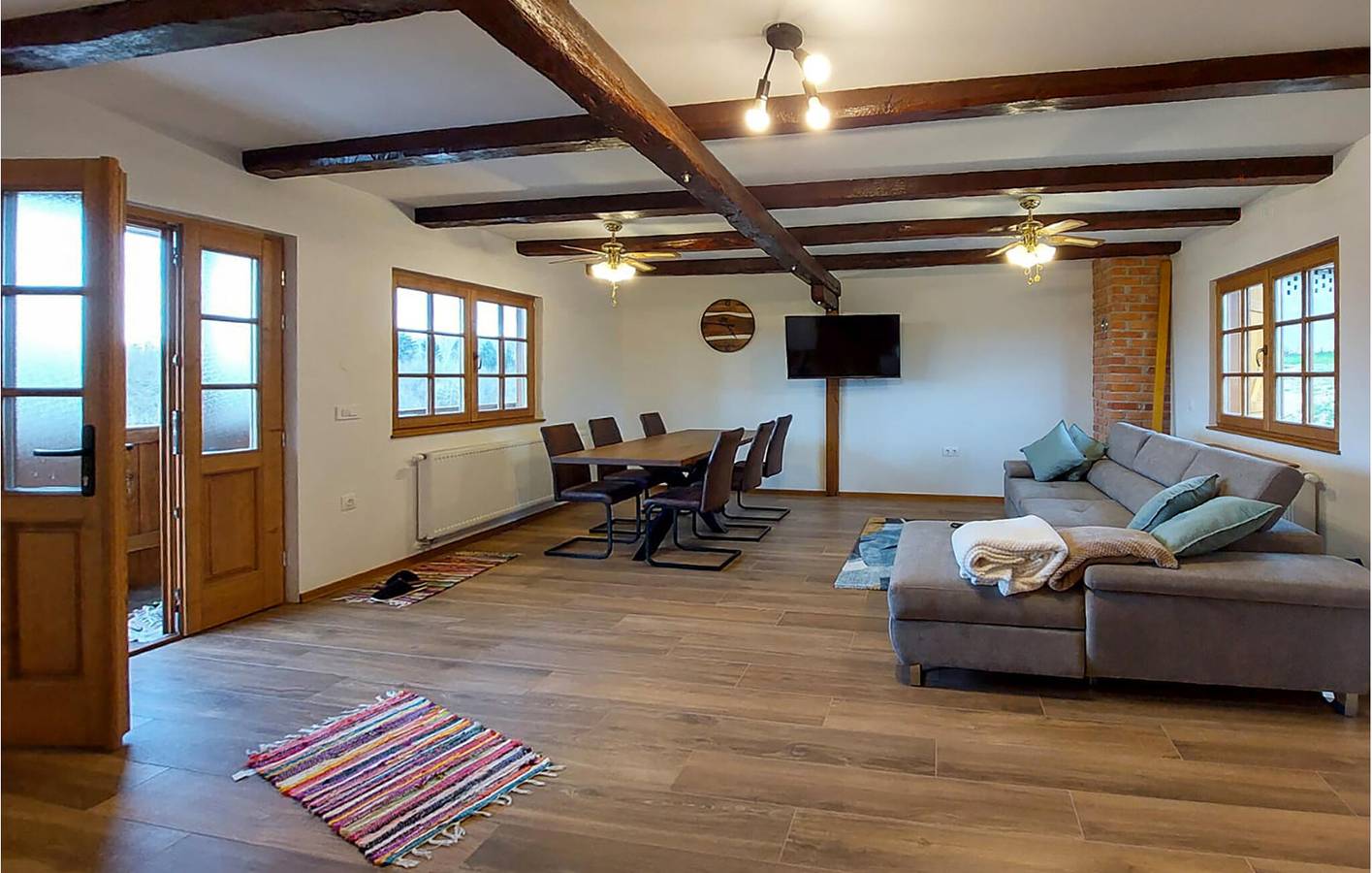 Gemütliche 1-Zimmer-Wohnung mit Terrasse, Grill und WLAN in der Nähe des Flusses Dobra in Ozalj, Karlovac und Umgebung