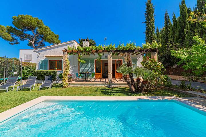 Villa for 5 people, with garden and terrace in Port de Pollença