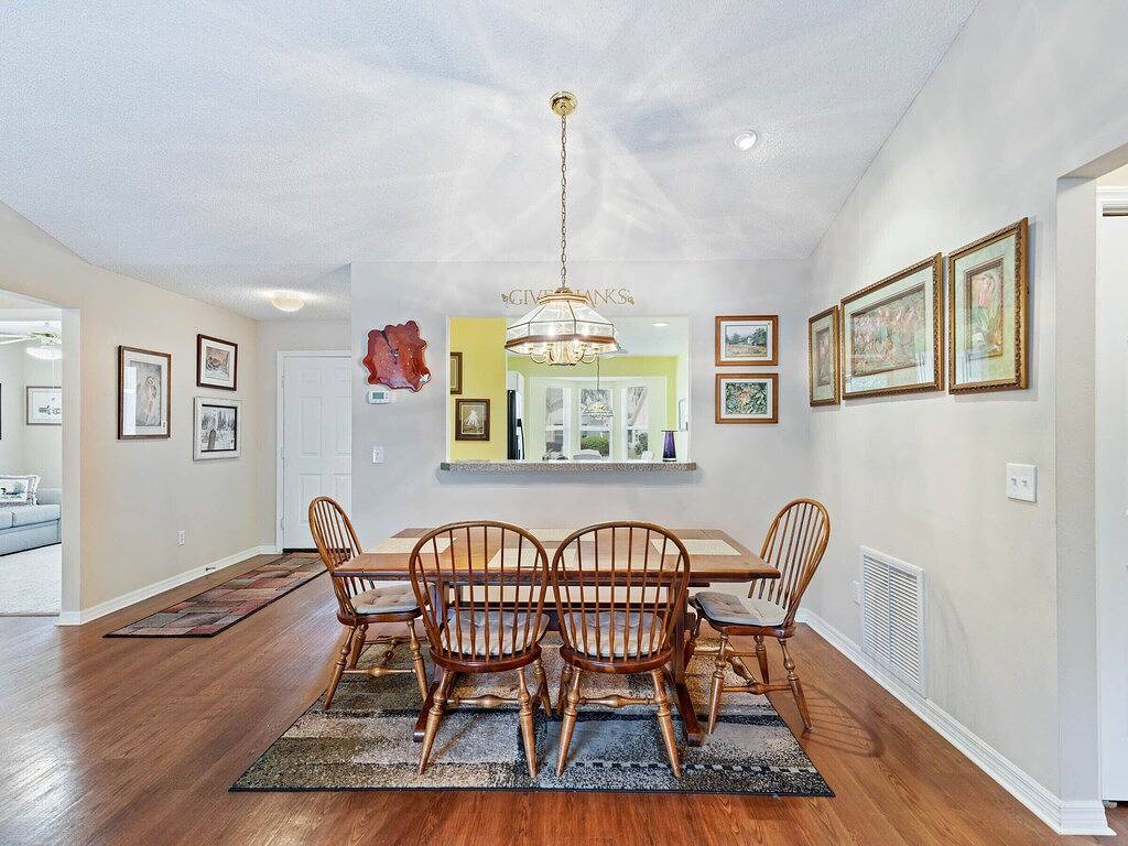 Great Location Between Spanish Springs Square & Lake Sumter Landing in The Villages, Sumter County