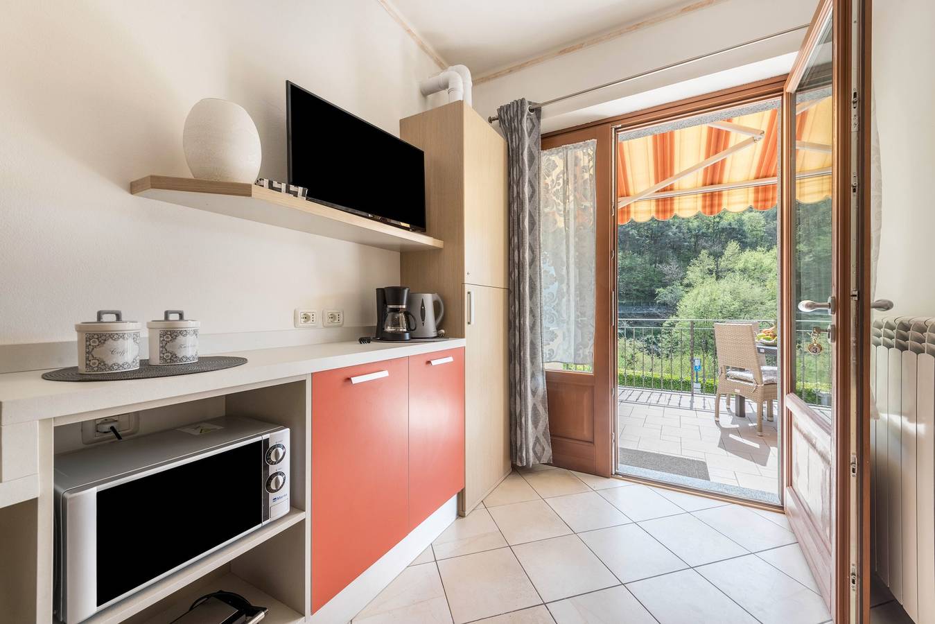 Appartement entier, Bel appartement "Résidence Tatiana A3" avec piscine, terrasse in Tremosine, Montagnes autour du lac de Garde