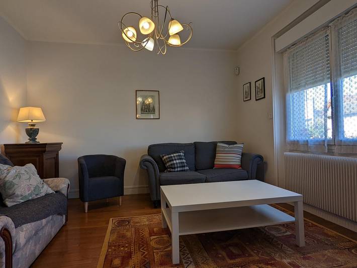 Charmantes Familienhaus nahe Dijon, eingezäunter Garten, Wlan, sicherer Parkplatz in Chenôve, Dijon und Umgebung