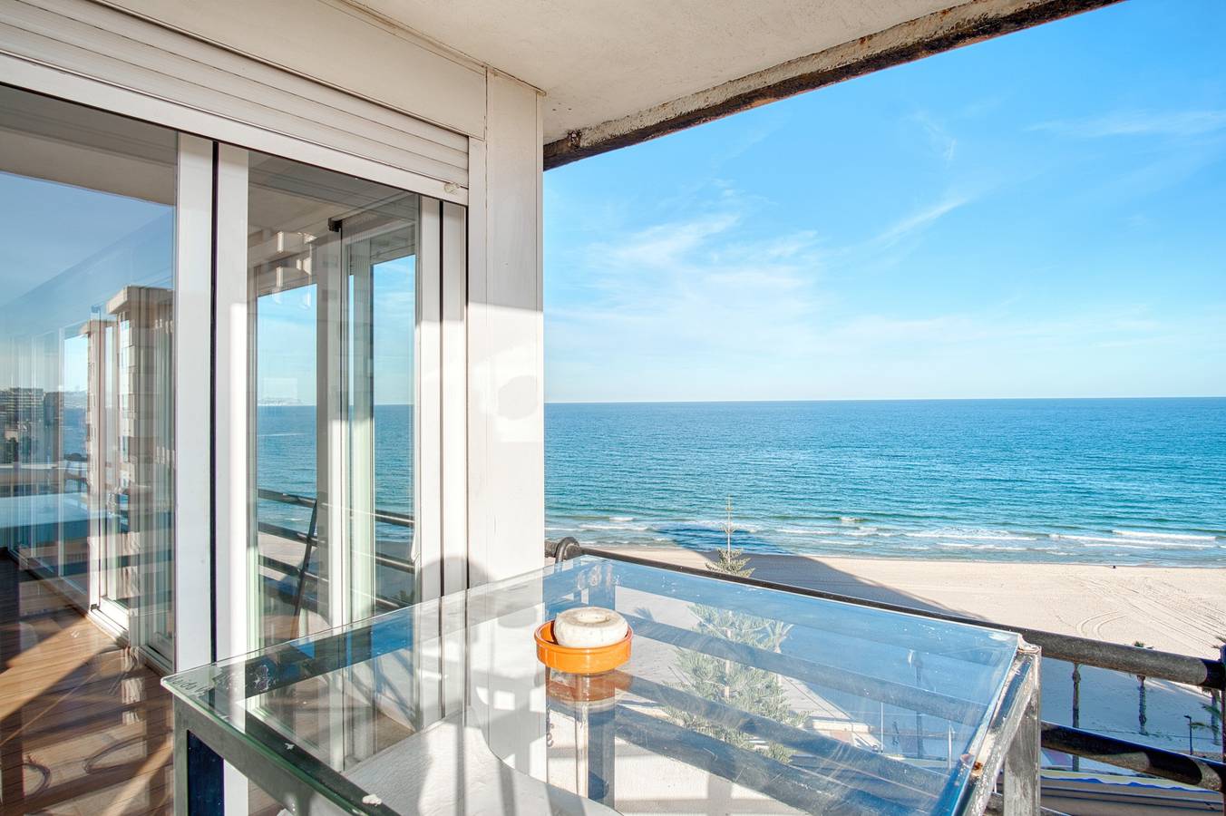 Appartement entier, Appartement 'Andres' avec vue sur mer, Wi-Fi et climatisation in San Juan Playa, Costa Blanca