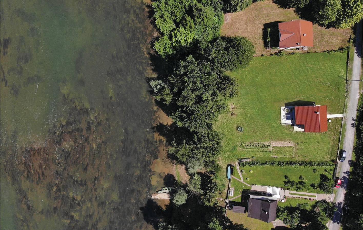 Gemütliche 2-Zimmer-Wohnung mit Terrasse, 300 m vom Strand entfernt und mit moderner Ausstattung in Sisak-Moslavina