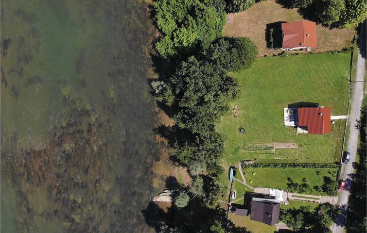 Gemütliche 2-Zimmer-Wohnung mit Terrasse, 300 m vom Strand entfernt und mit moderner Ausstattung in Sisak-Moslavina